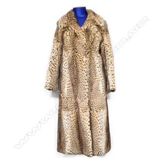 A dramatic full-length Geoffrey’s cat (Leopardus geoffroyi) fur coat,