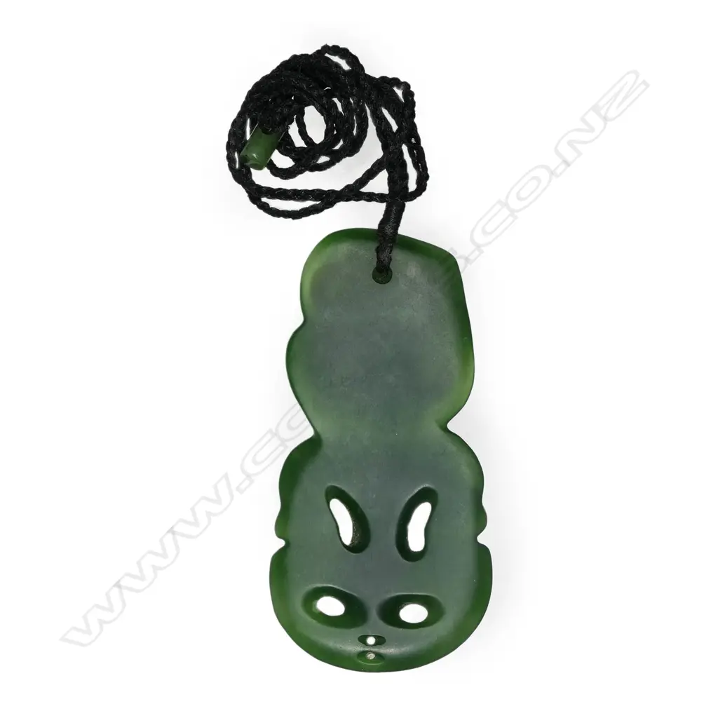 A vintage pounamu hei tiki, of kawakawa variety, Image 1++