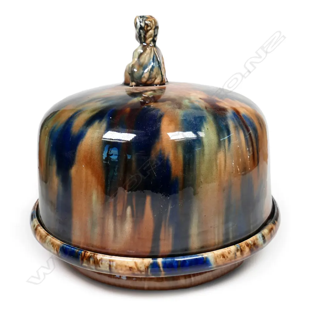 A rare Milton Pottery (New Zealand) majolica cheese dish and cover, Image 1++