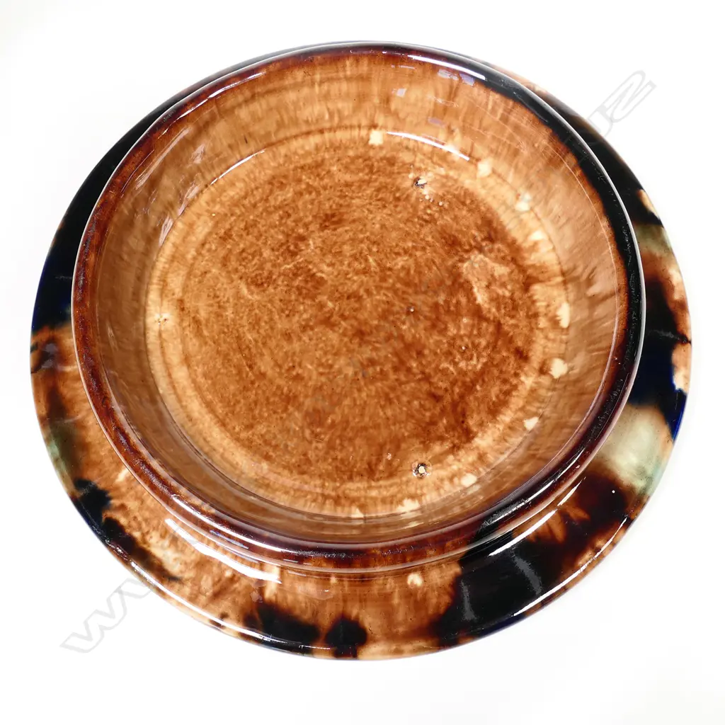 A rare Milton Pottery (New Zealand) majolica cheese dish and cover, Image 1++
