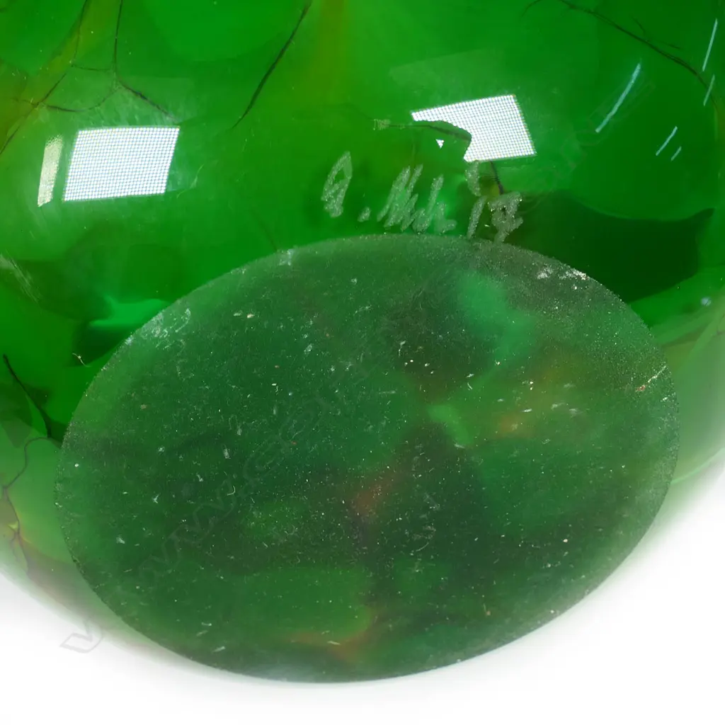 A Garry Nash glass vase, emerald green flake with acid green interior, Image 1++