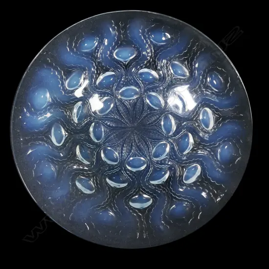 René Lalique opalescent glass 'Bulbes N° 2' bowl