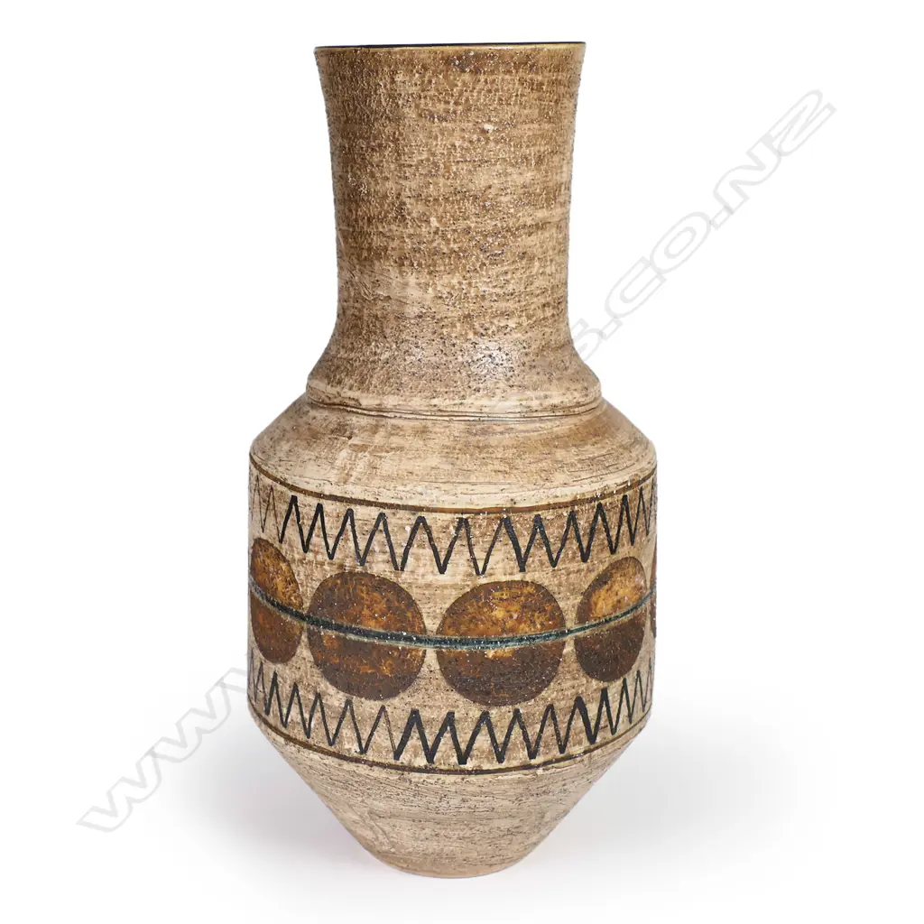 A Troika pottery 1960s/70s St. Ives, Cornwall pottery vase, Image 1++