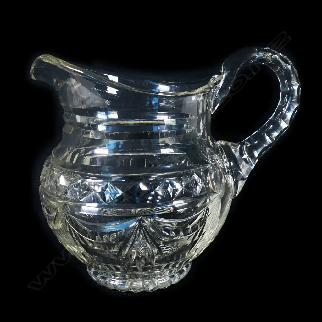 A cut crystal jug, Image 1++