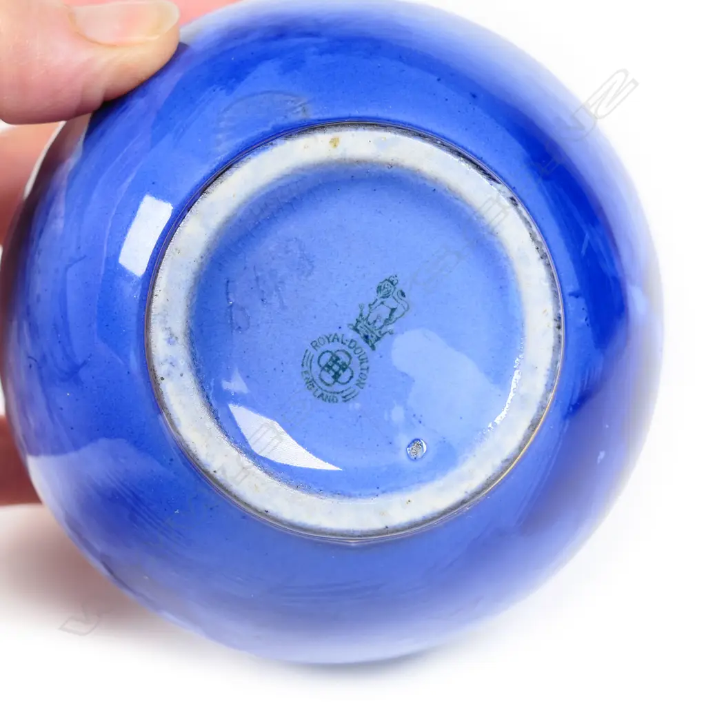 A Royal Doulton Blue Children vase, Image 1++