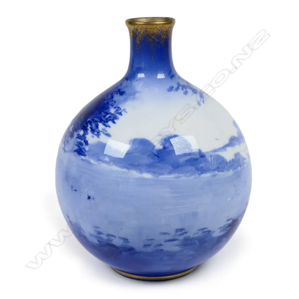 A Royal Doulton Blue Children vase, Image 1++