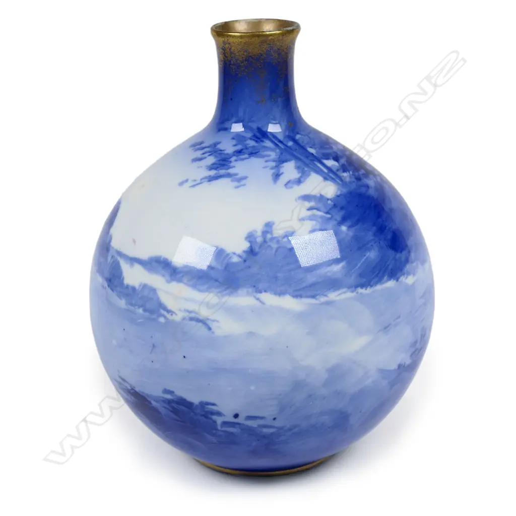 A Royal Doulton Blue Children vase, Image 1++