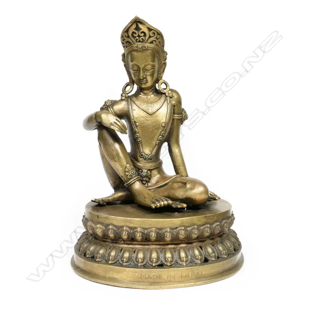 A decorative Nepalese bronze bodhisattva statue, Image 1++
