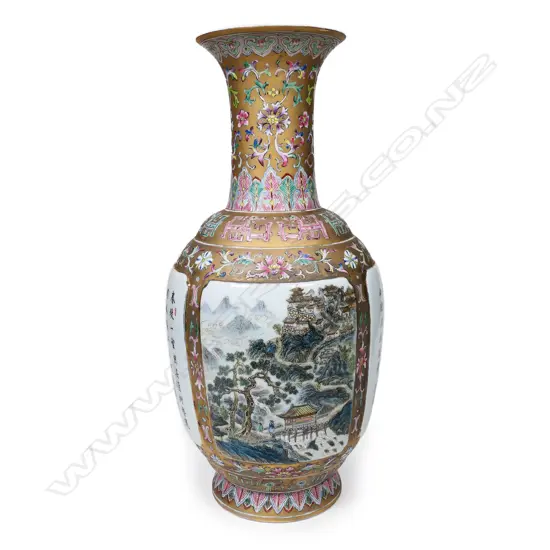 A Chinese fine quality porcelain vase,