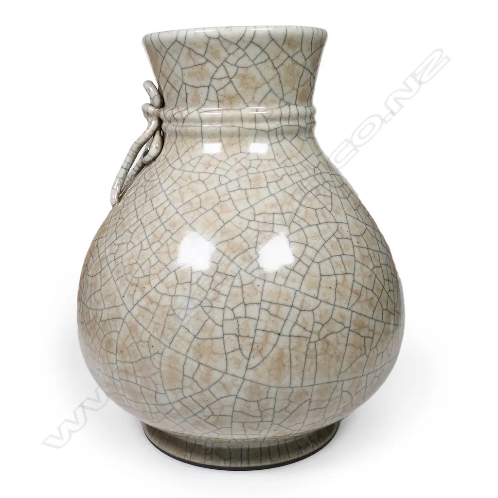 A Chinese crackle glaze ovoid vase, Image 1++