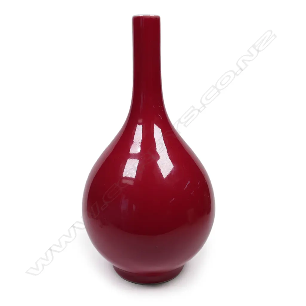 A Chinese copper red glazed porcelain bottle vase, Image 1++
