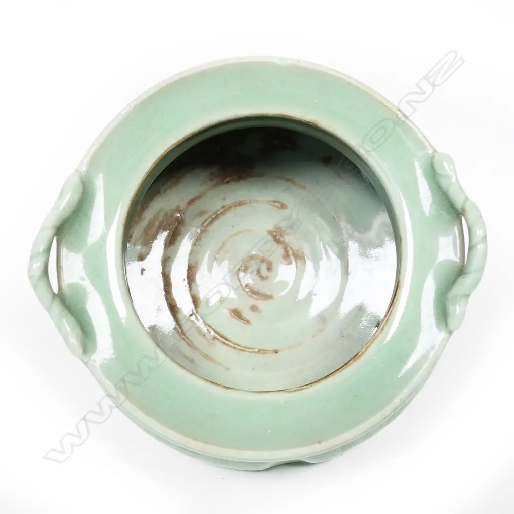 A Chinese celadon tripod censor, Image 1++