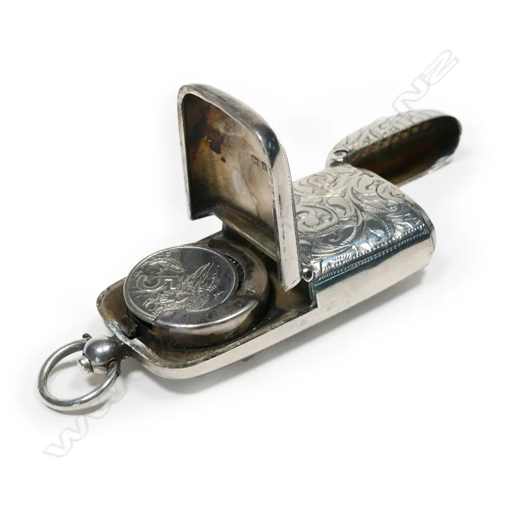 An unusual late Victorian silver combination vesta case and sovereign holder, Image 1++