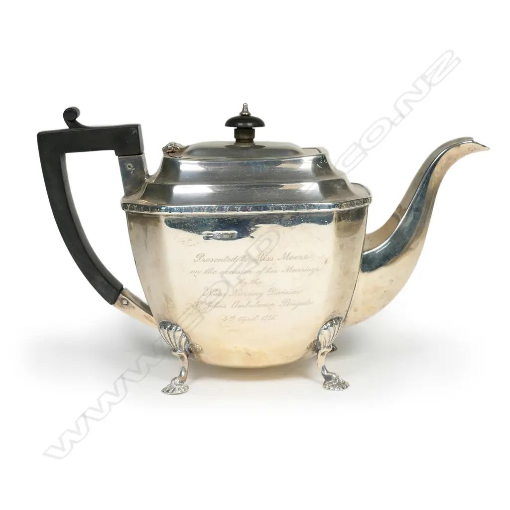 A George V silver teapot, lozenge shape, Image 1++