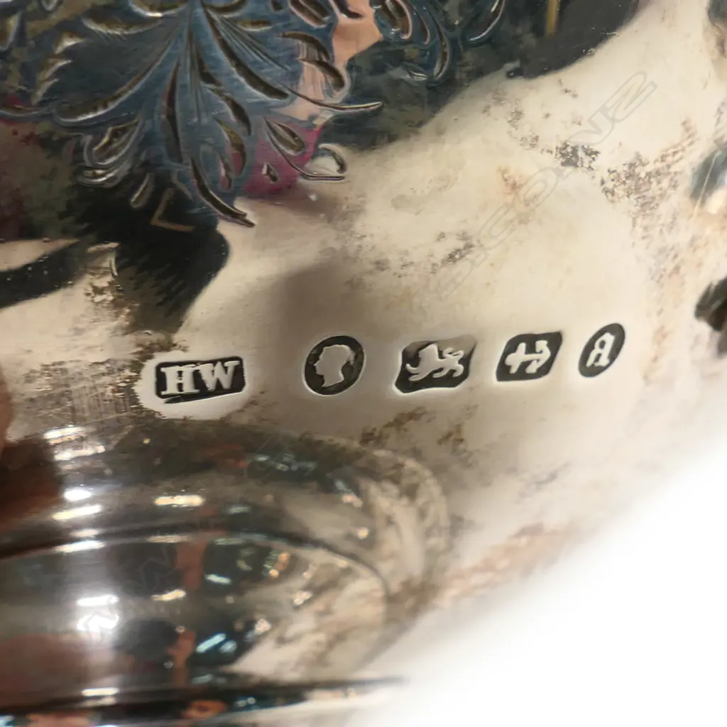 A heavy, Victorian silver three-piece tea set, Image 1++