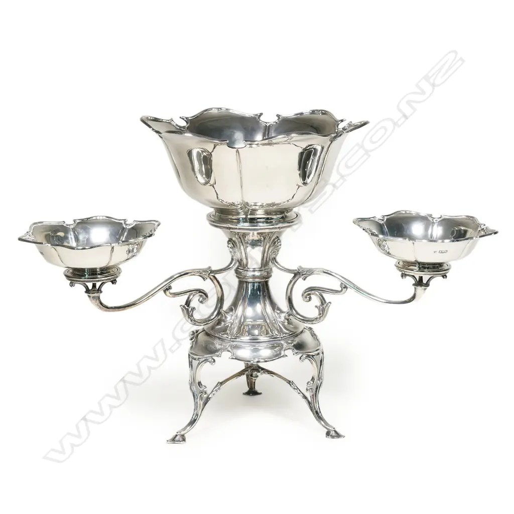 An Edwardian Scottish  silver table centrepiece, Image 1++