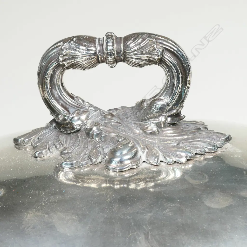 An Old Sheffield Plate food dome, with acanthus embellished handle, Image 1++