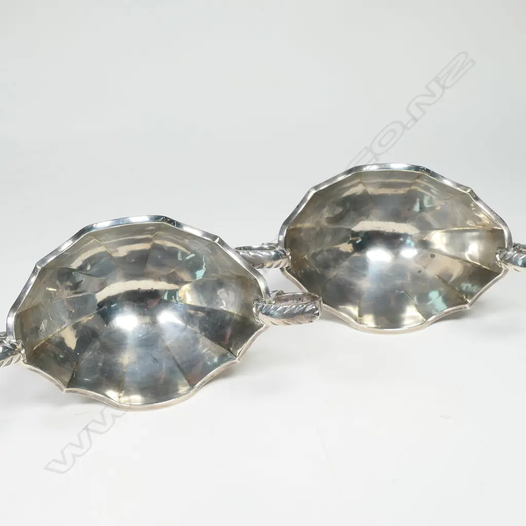 A pair of Victorian Scottish silver salts Image 1++