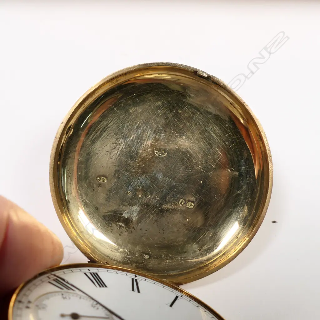 A 19thC 18ct gold hunter case pocket watch, by Settle Brothers, London, Image 1++