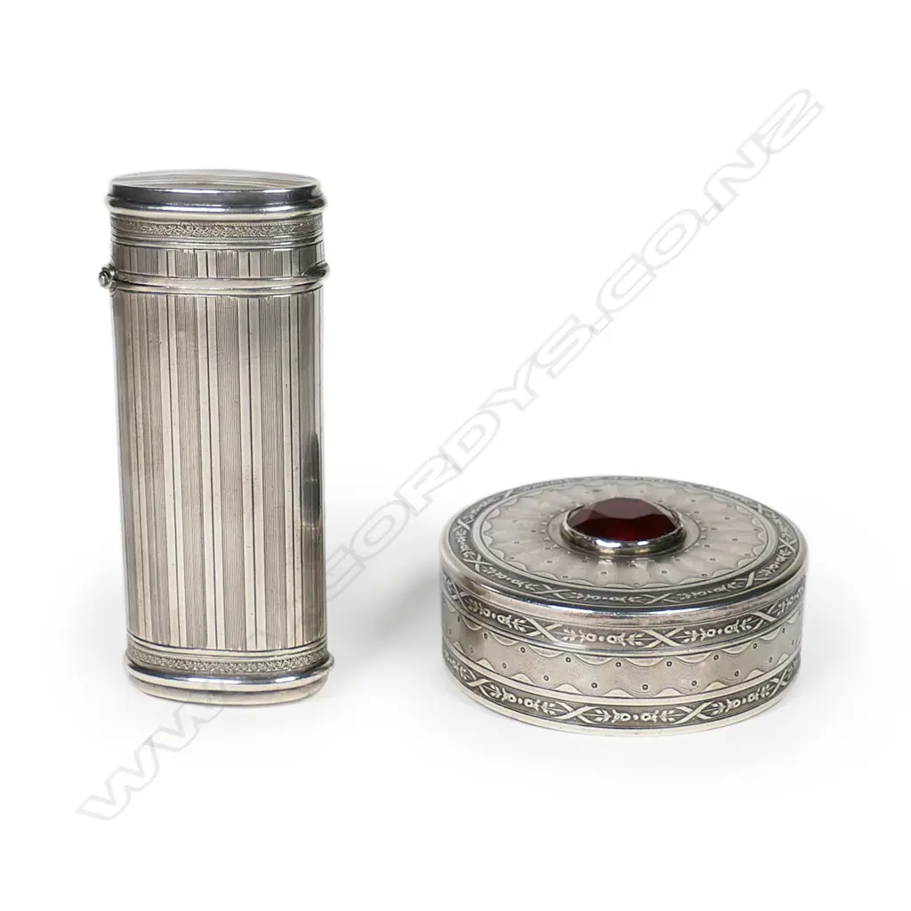 A French silver circular pill box and a German silver small box, Image 1++