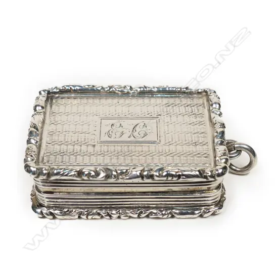 A late Georgian silver vinaigrette,