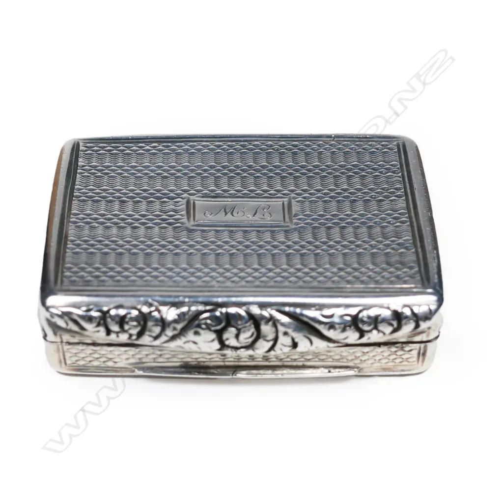 A George III silver vinaigrette, Image 1++