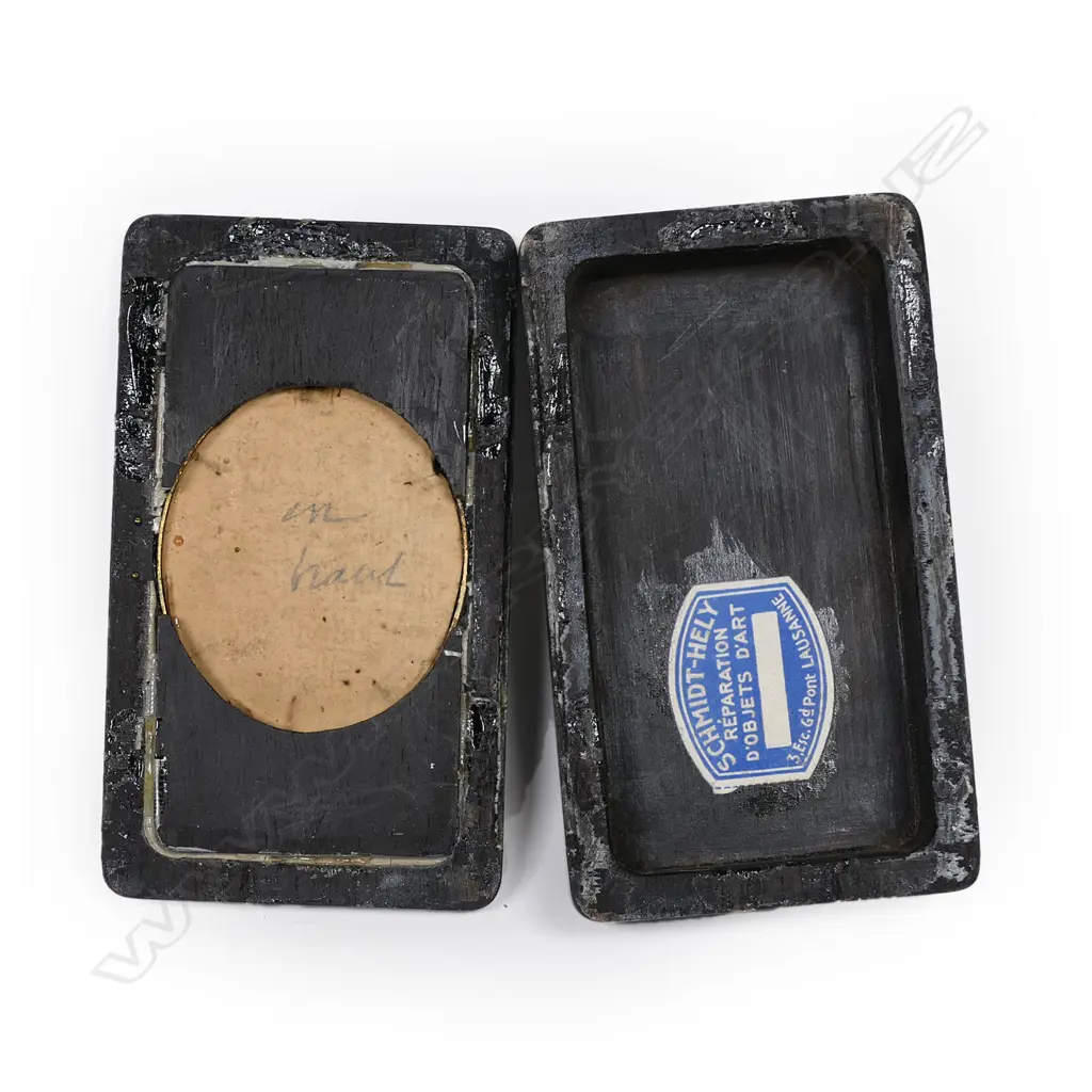 A French bois durci snuff box with portrait miniature of a gentleman to the lid Image 1++