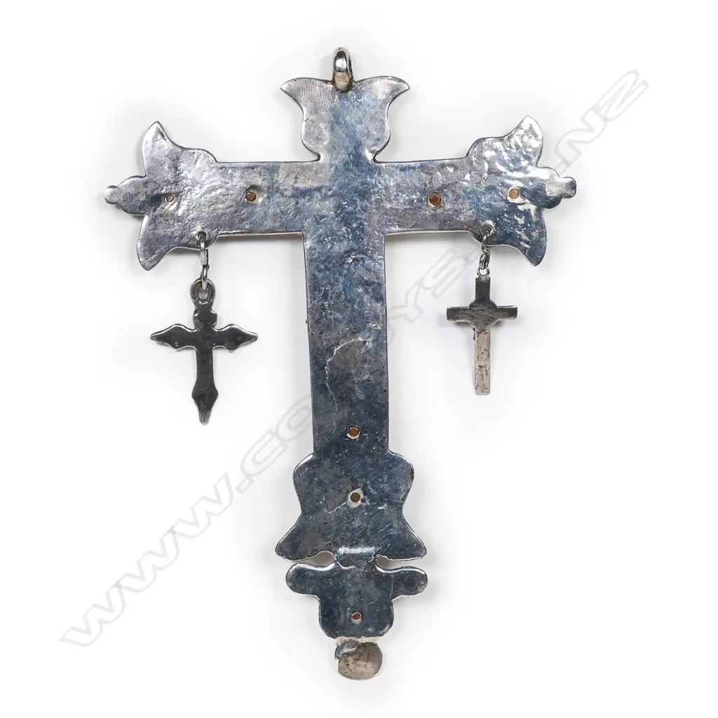 A Byzantine style silver crucifix, Image 1++
