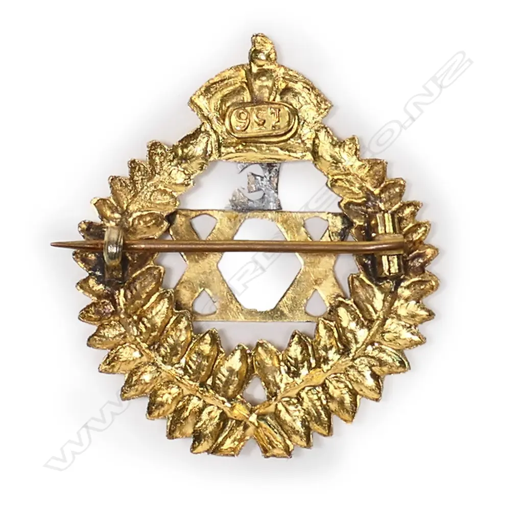 A 9ct gold WWI NZ 20th E (1st Battalion)  reinforcement sweetheart badge, Image 1++
