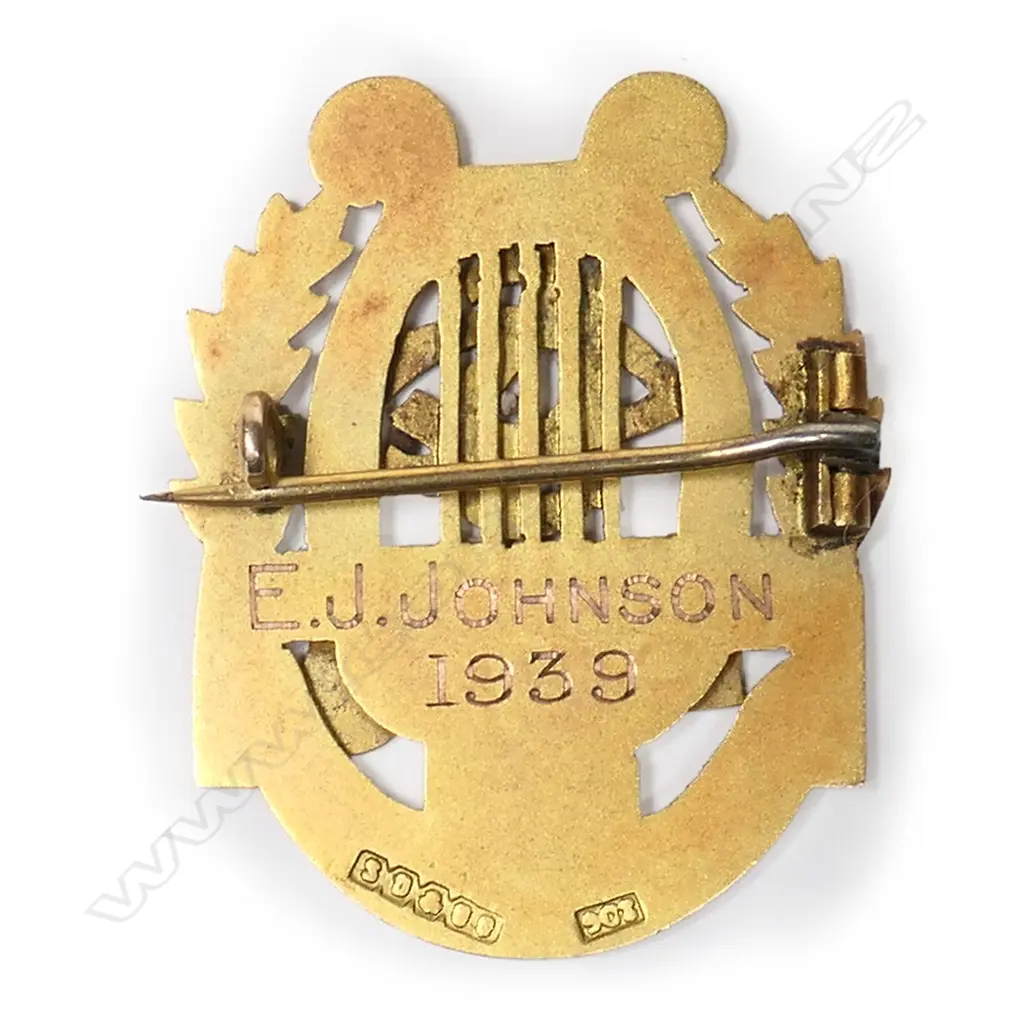 A NZ 1939 Stewart Dawson & Co. 9ct. gilded rose gold music medallion brooch, Image 1++