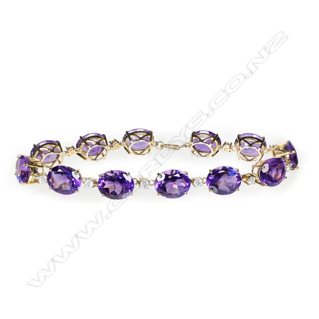 A 14ct gold, amethyst and diamond bracelet, Image 1++