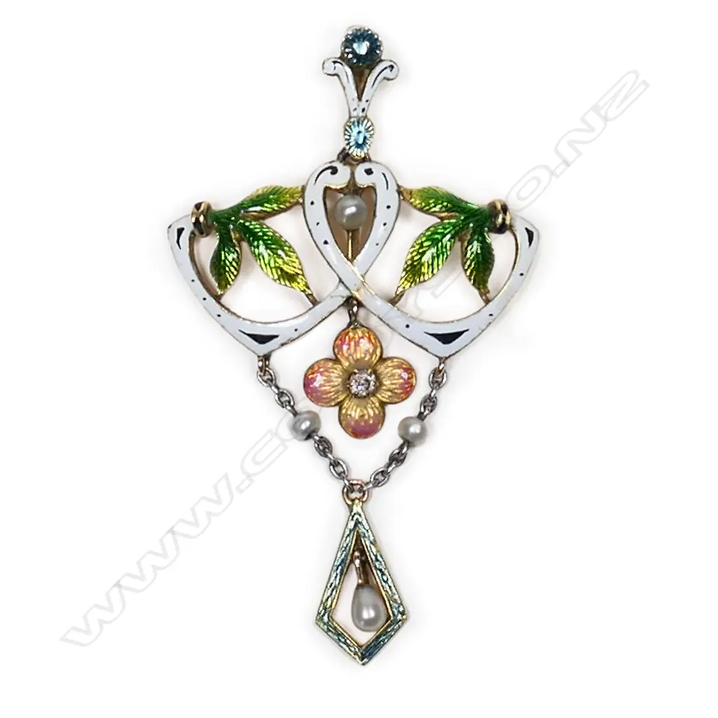 An Edwardian 15ct Art Nouveau enamel pendant, Image 1++