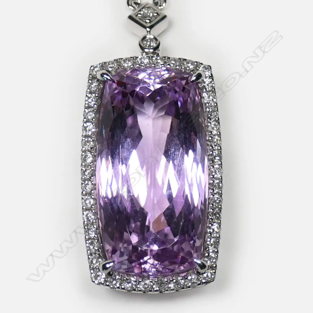 A 14ct white gold kunzite and diamond necklace, Image 1++