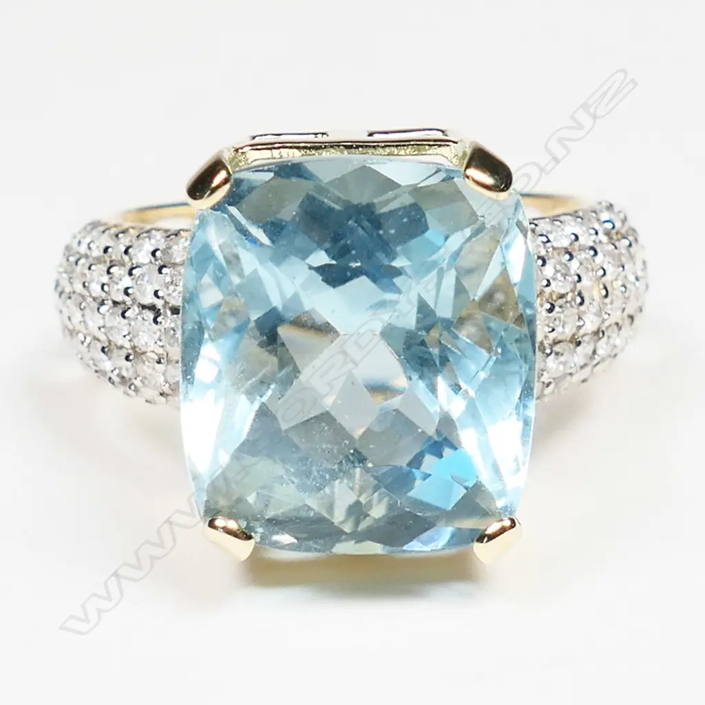 A 14ct gold, aquamarine and diamond ring, Image 1++