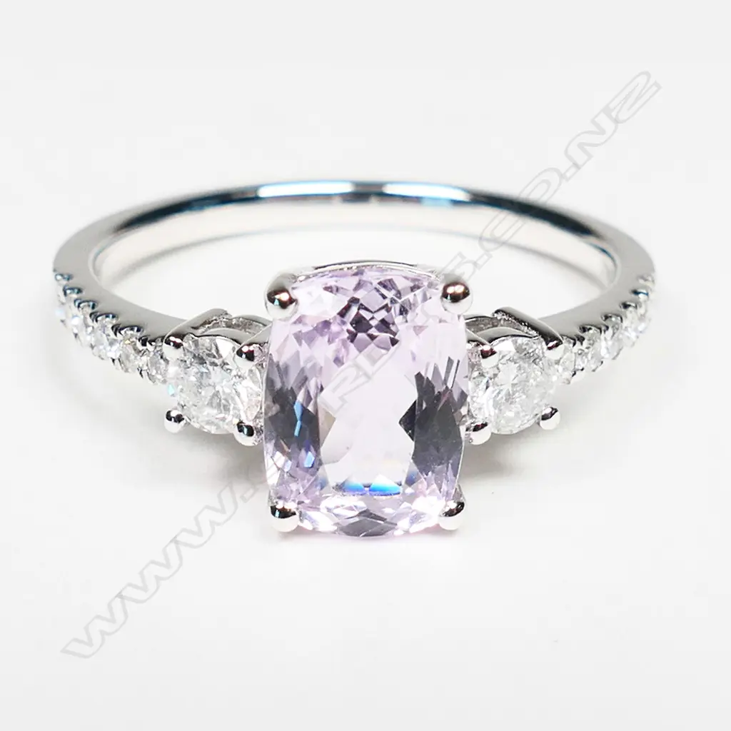 A 14ct white gold, kunzite and diamond ring, Image 1++