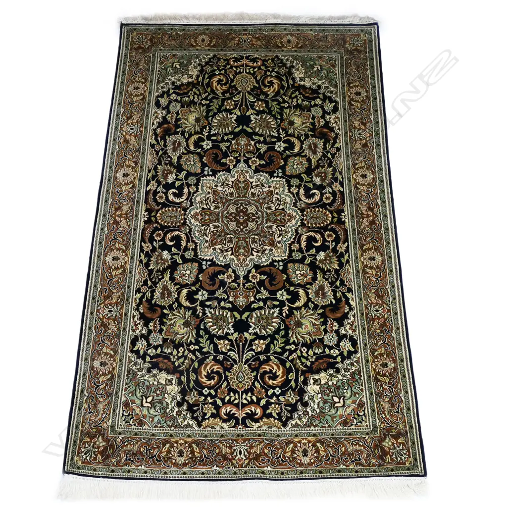 A Kashmiri all silk hand knotted rug, Image 1++