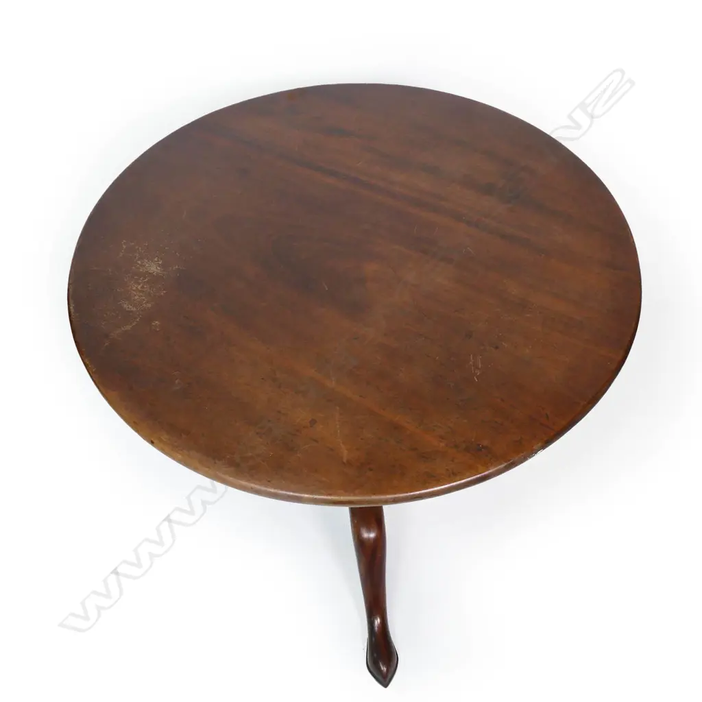 A George III mahogany tripod side table, Image 1++