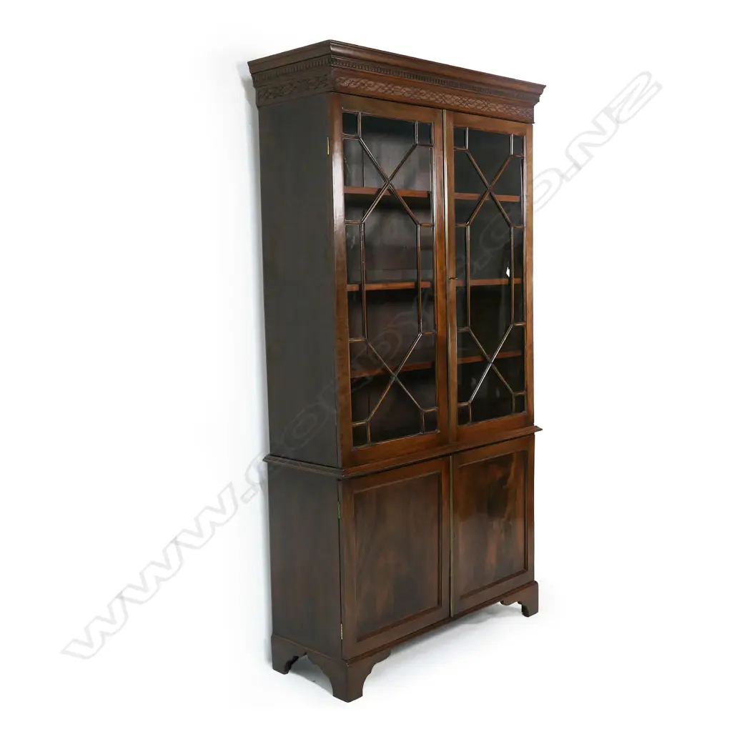 An early 1900s Victorian style bookcase cabinet, Image 1++