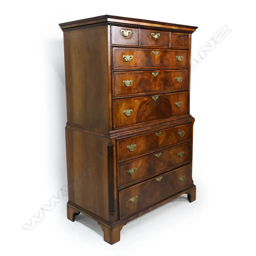 An 18thC walnut chest on chest, Image 1++