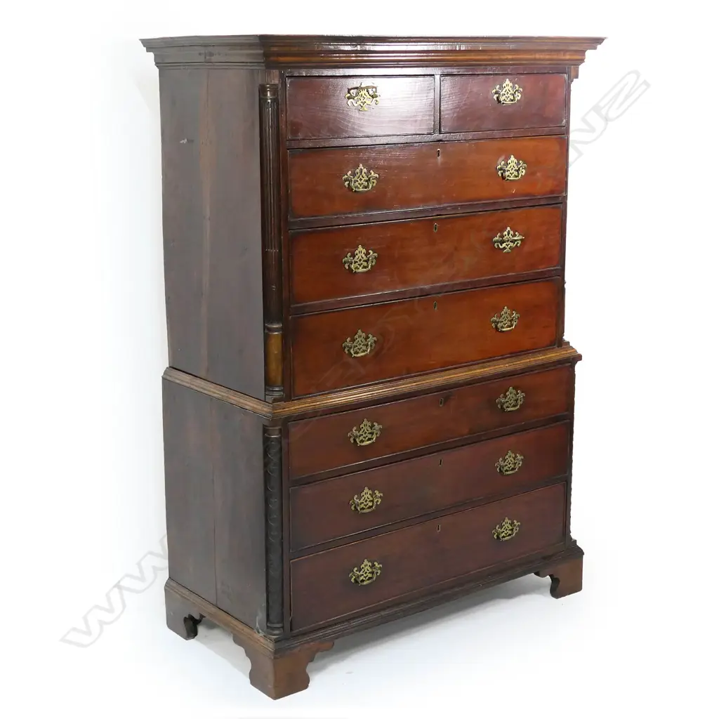 A George III mahogany Chippendale style chest on chest, Image 1++