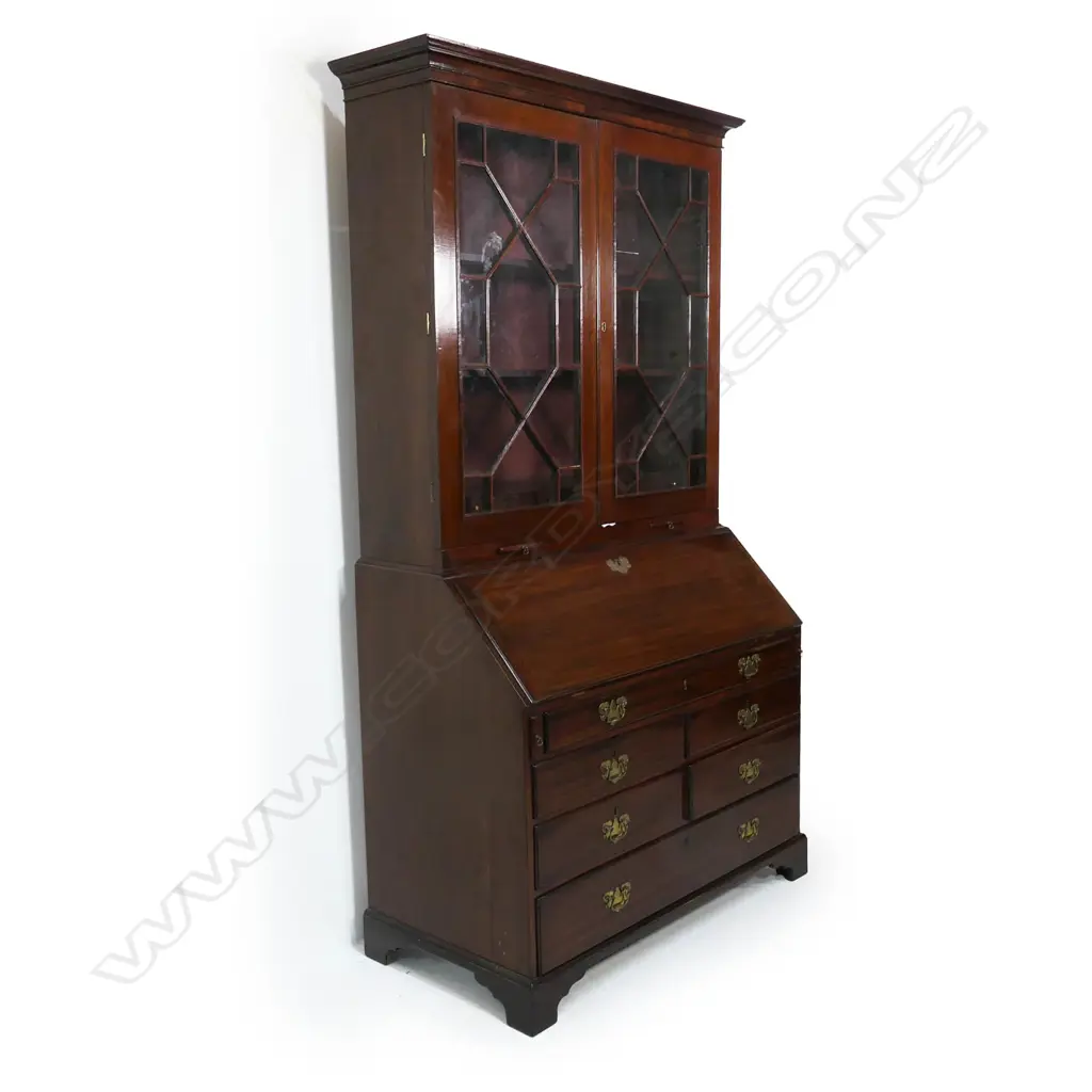 A George III mahogany bookcase bureau, Image 1++