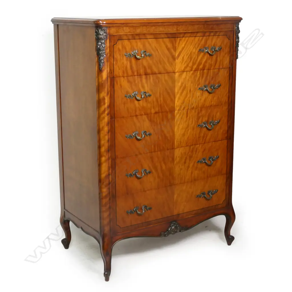 A 1950s French antique style five drawer chest, Image 1++