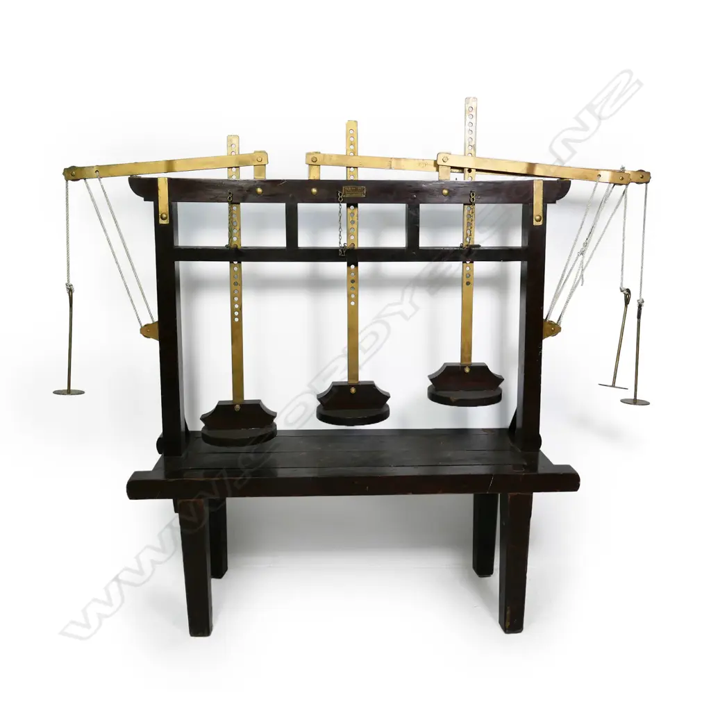 A vintage large wood and brass Dutch triple lever cheese press, Image 1++
