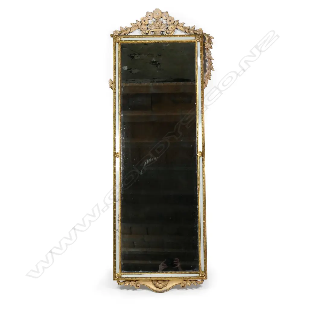 A gilt wood framed pier mirror, Image 1++