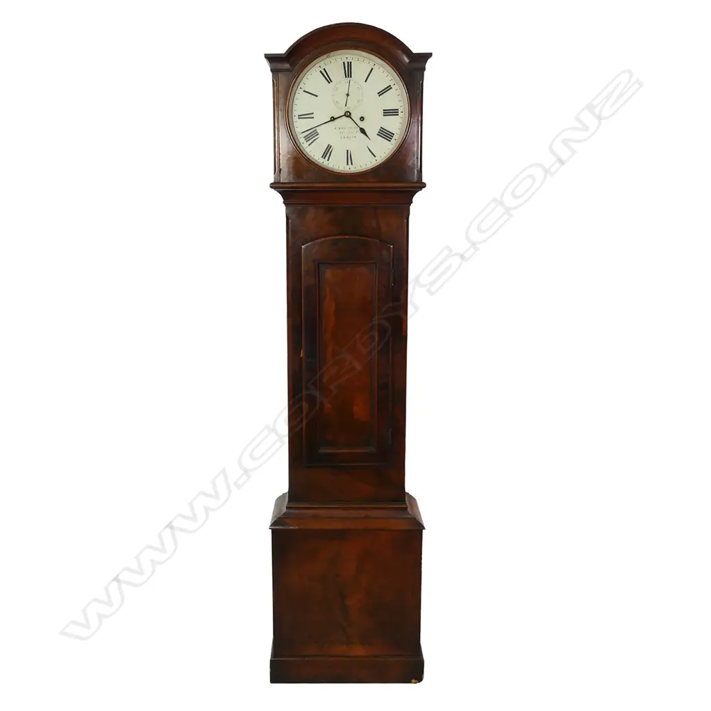 An early 19thC mahogany Irish long case clock, Image 1++