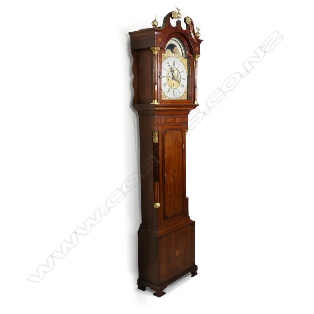 An 18thC oak long case clock, Image 1++