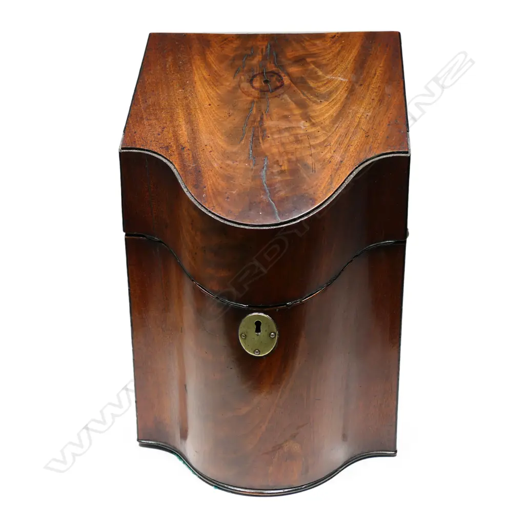 A Georgian mahogany cutlery box, Image 1++
