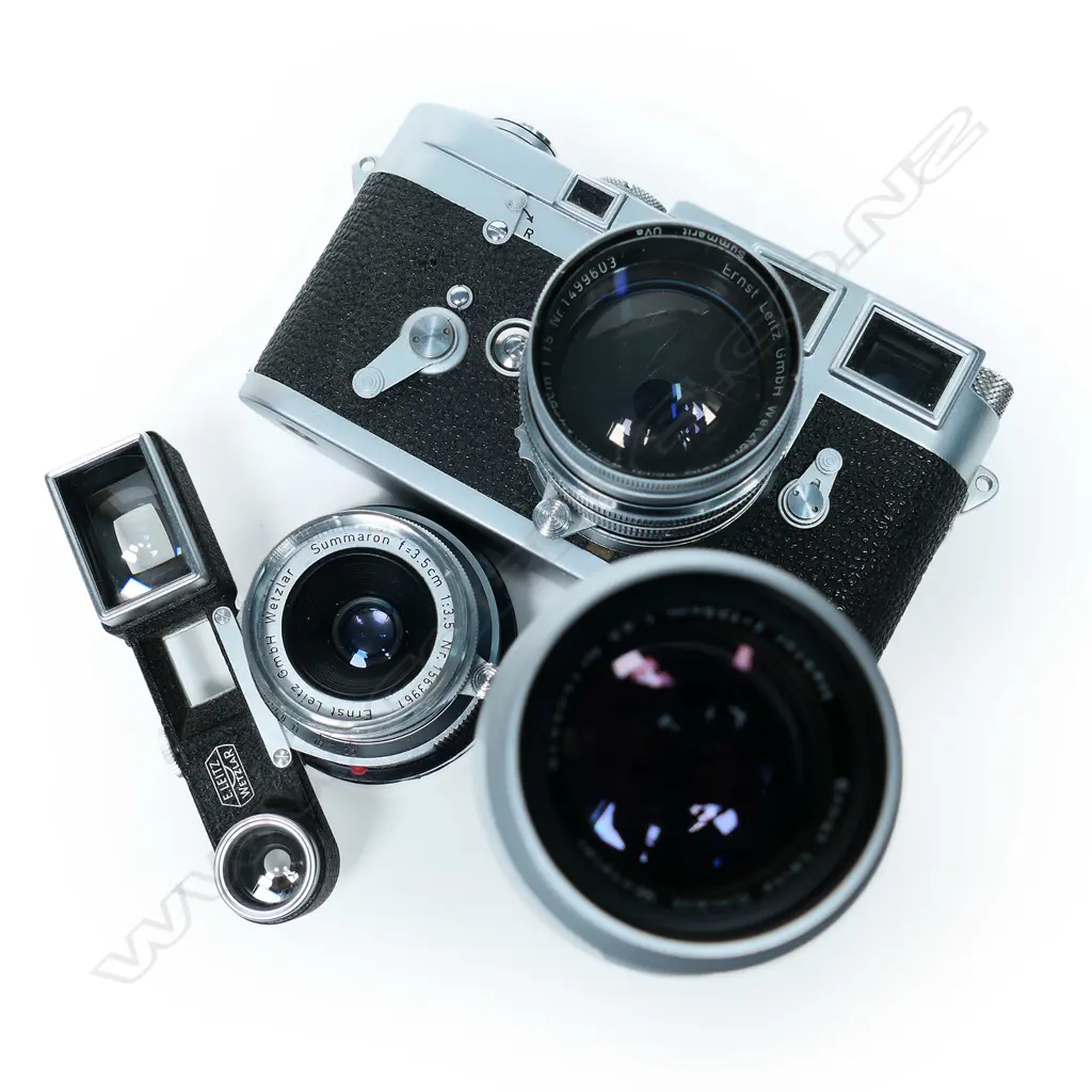 A Leica M3 1957 camera with lenses, Image 1++