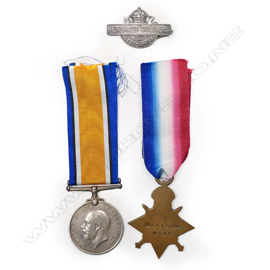 A WWI medal pair; British War Medal and 1914-15 Star, with NZ RSA badge Image 1++