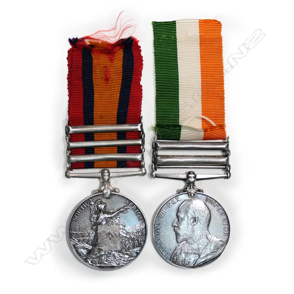 A pair of Queen's and King's South Africa Medals with clasps, Image 1++